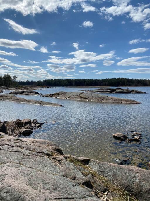 Stuga Pa Oe / Naerhet Till Vatten Mariestad Luaran gambar